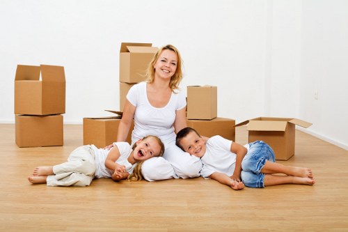 Bethnalgreen moving truck for residential and commercial transport